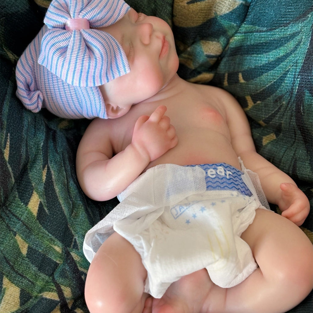 18 Inch Full Body Silicone Baby Doll Realistic Lifelike Reborn Baby Doll with Clothing Set