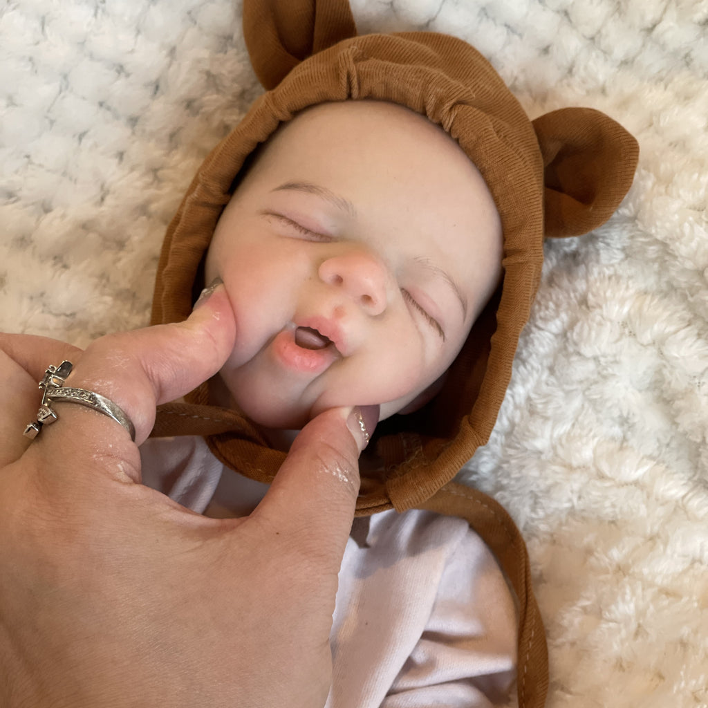 13 Inch Silicone Reborn Baby Doll Girl Soft Full Body Lifelike Realistic Mini Baby with Clothes