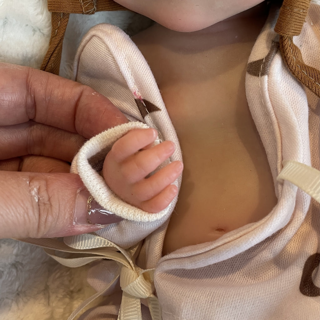 13 Inch Silicone Reborn Baby Doll Girl Soft Full Body Lifelike Realistic Mini Baby with Clothes