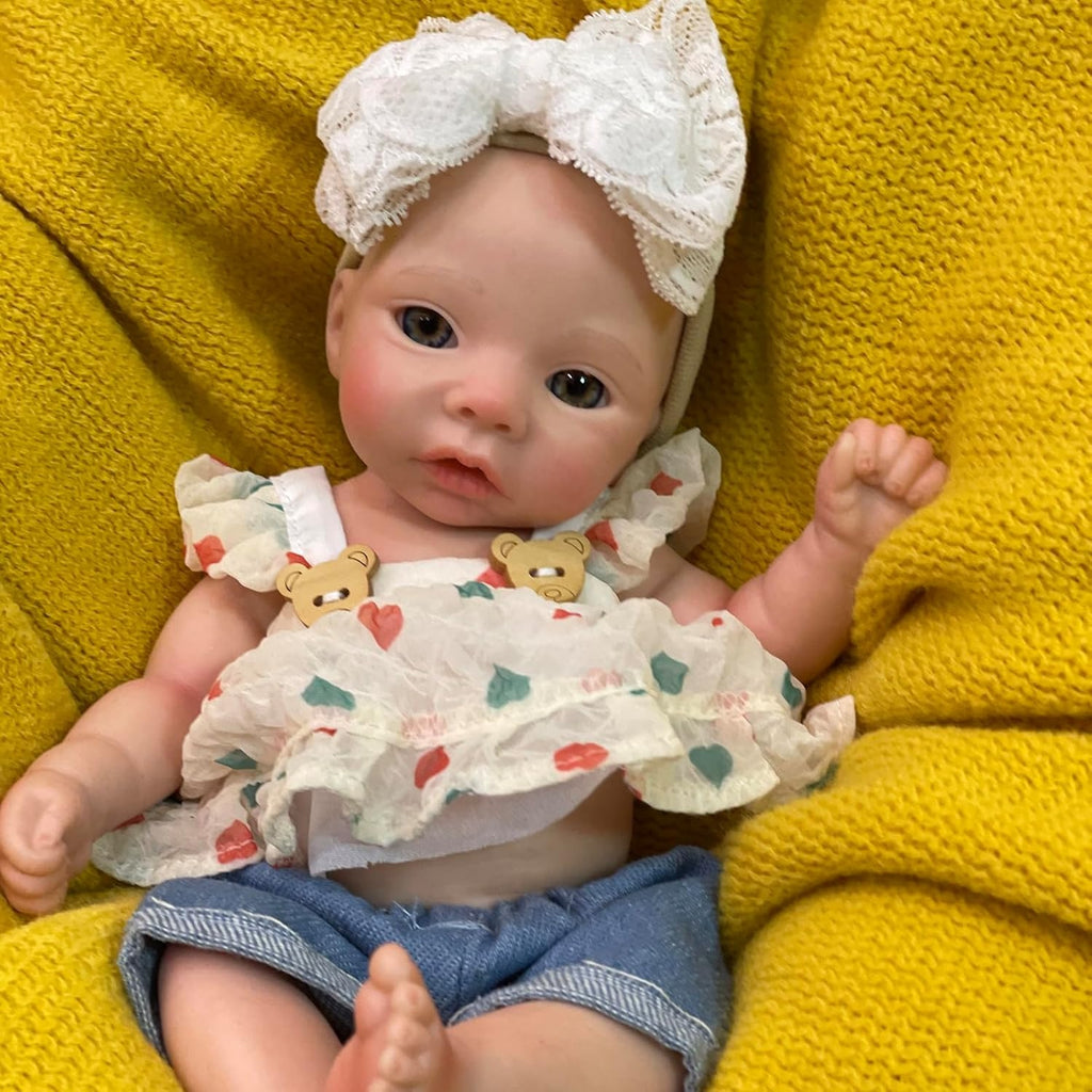 10 Inch Full Silicone Lifelike Reborn Baby Doll Handmade Realistic Baby Doll with Accessories Set for Kids