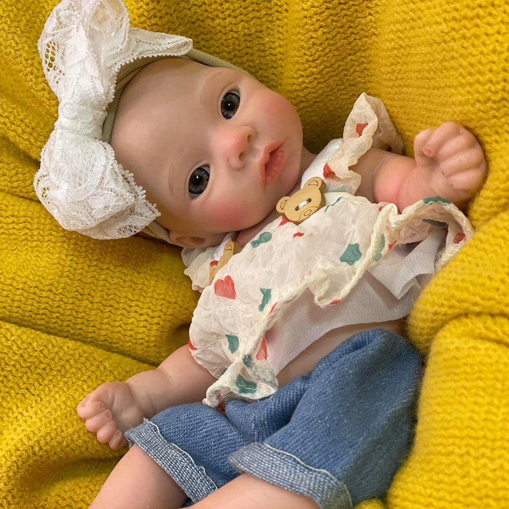 10 Inch Full Silicone Lifelike Reborn Baby Doll Handmade Realistic Baby Doll with Accessories Set for Kids