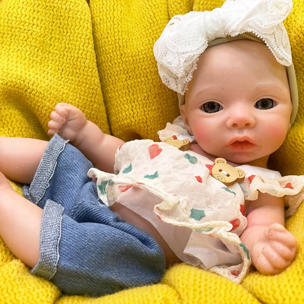 10 Inch Full Silicone Lifelike Reborn Baby Doll Handmade Realistic Baby Doll with Accessories Set for Kids
