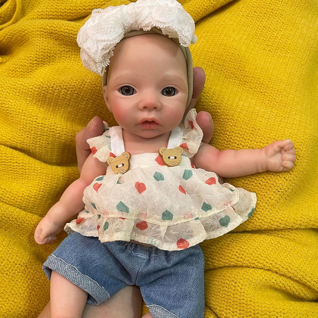 10 Inch Full Silicone Lifelike Reborn Baby Doll Handmade Realistic Baby Doll with Accessories Set for Kids