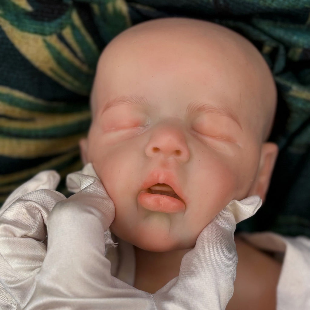 18 Inch Soft Silicone Reborn Baby Doll Realistic Lifelike Full Body Mini Baby with Accessories